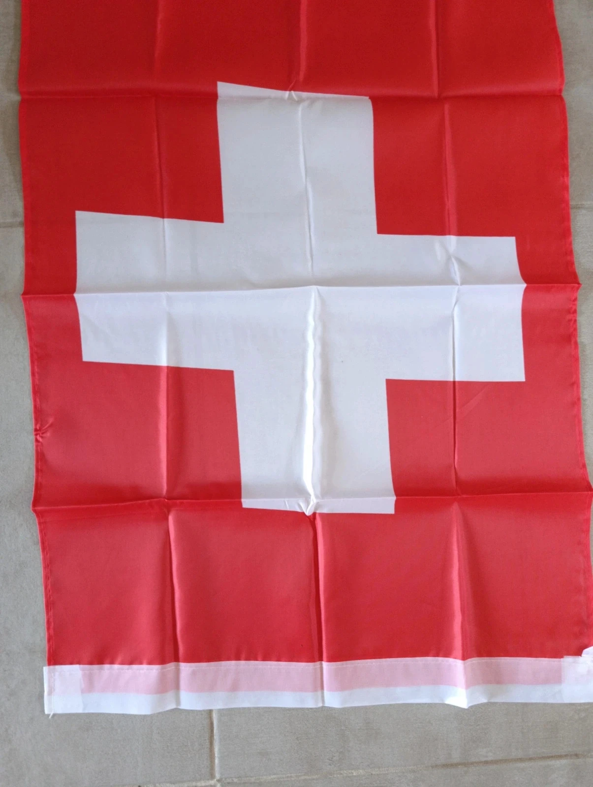 Bandera Suiza 🇨🇭 90 × 60 cm con sujetadores – Muy buen estado – photo 2